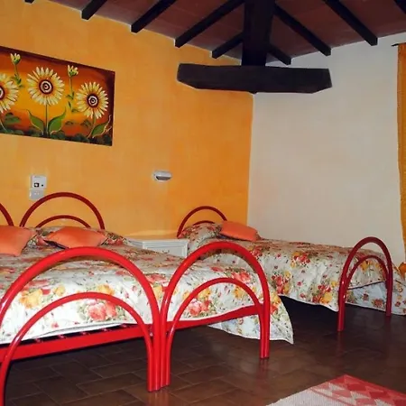 Caioncola Sleeps 6 Pool Wifi T763577 Апартаменты Ravigliano