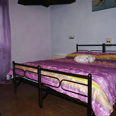 Caioncola Sleeps 6 Pool Wifi T763577 Daire